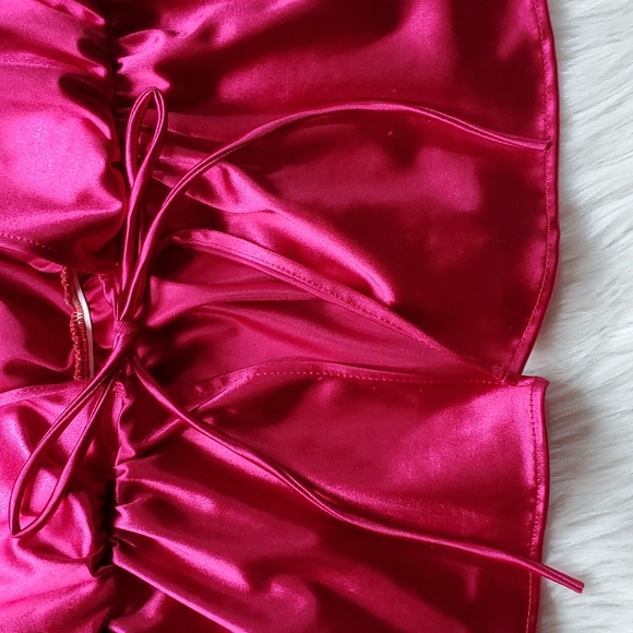 Red satin cover top - Picture 5 of 10